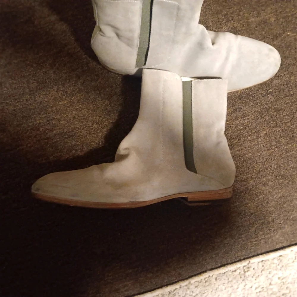 Boot - Picture 2 of 3